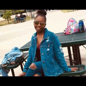 Meet your Posher, Alexia